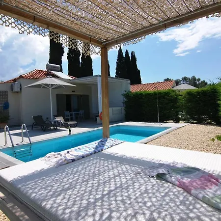 Cypress Garden Holiday home