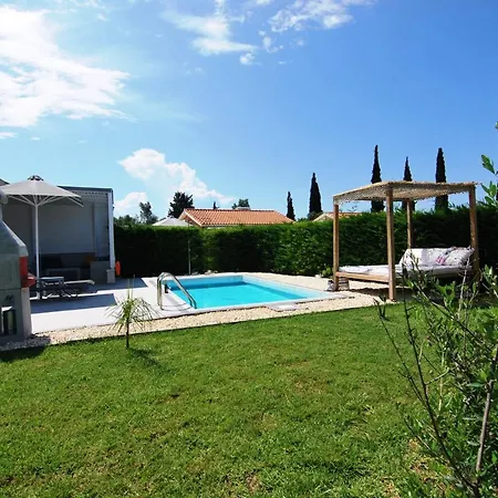 Holiday home Cypress Garden *