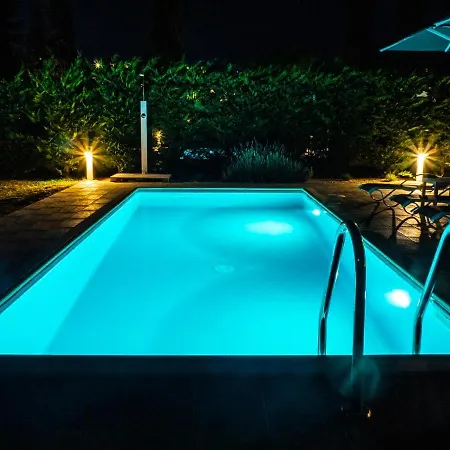 Cypress Garden بيت للعطل *