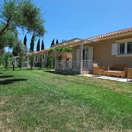 Дом отдыха Cypress Garden *