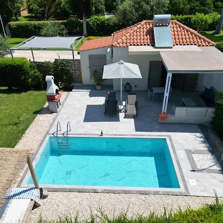 Cypress Garden Tatil Evi Svoronata